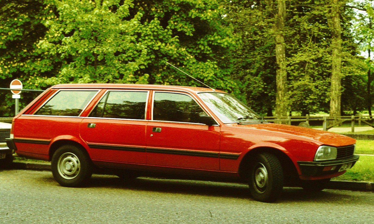 PEUGEOT 505 red