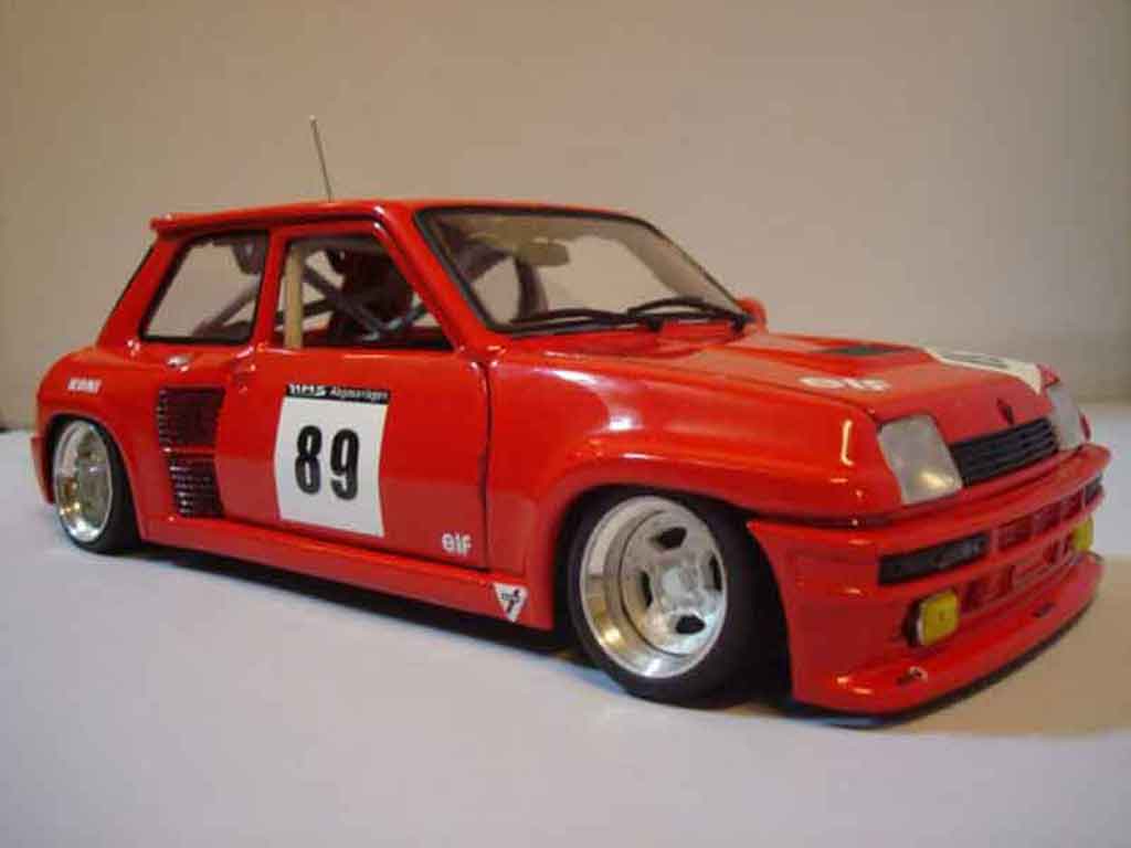 RENAULT 5 red