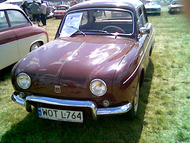 RENAULT DAUPHINE red