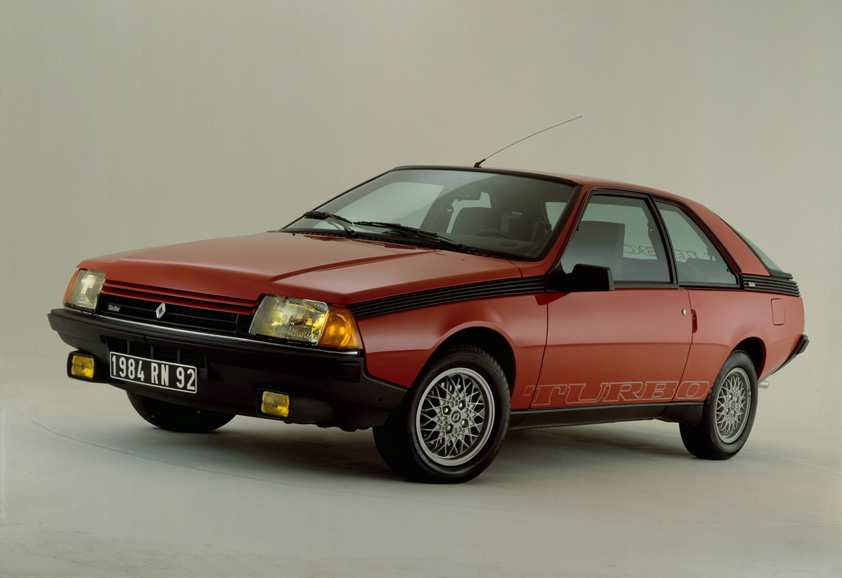 RENAULT FUEGO 2000 red