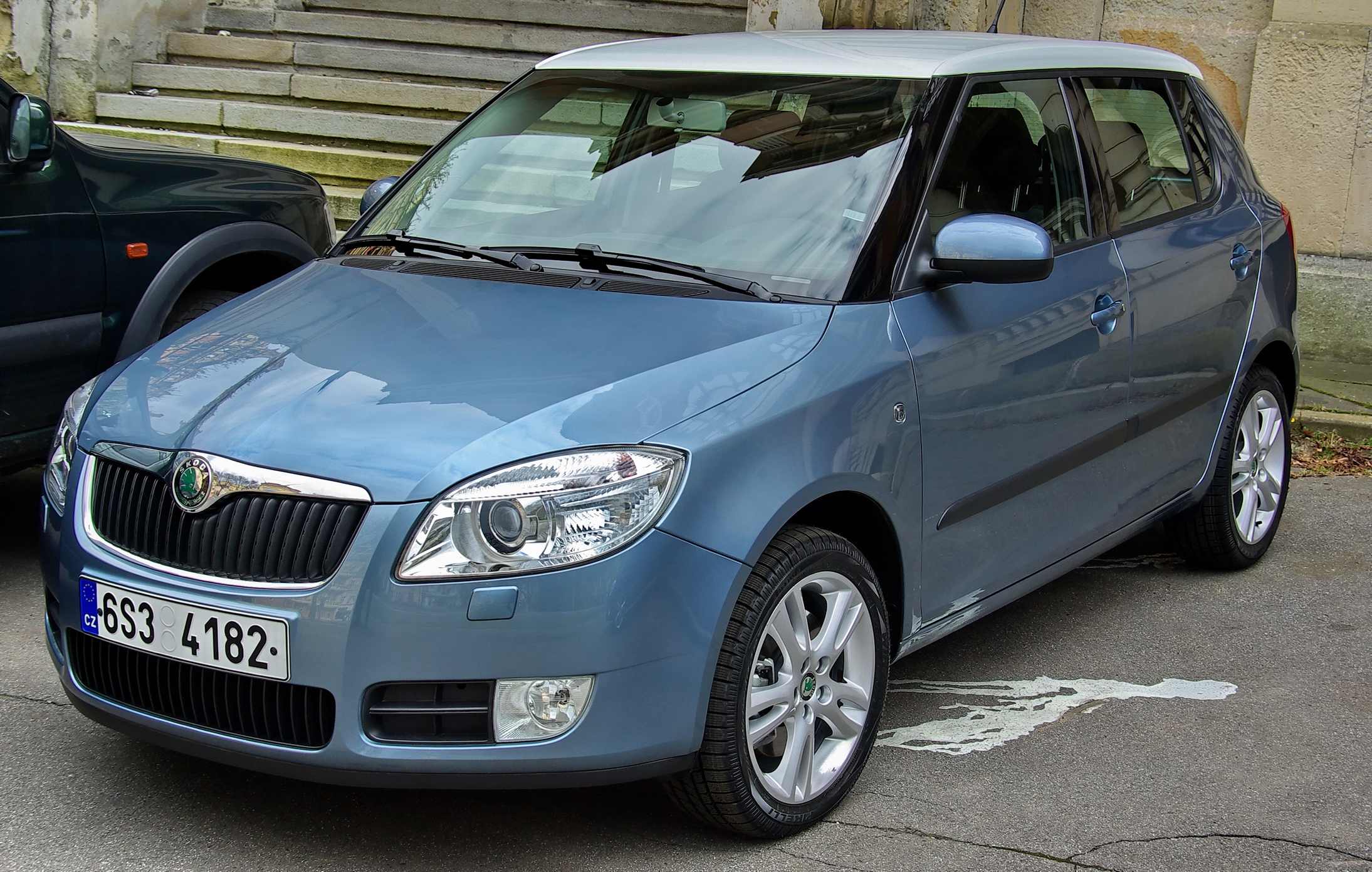 Шкода фабия 4 купить. Skoda Fabia 2. Skoda Fabia 2 2007. Шкода Фабия 2007 1.2. Skoda Fabia 2007-2010.