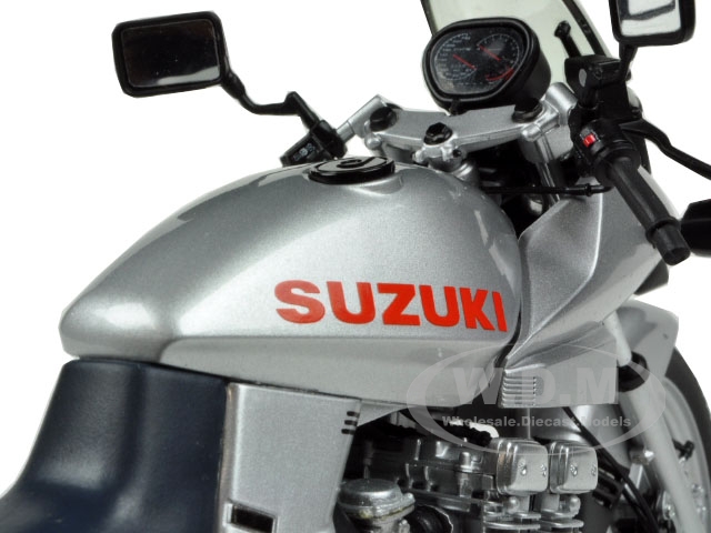 SUZUKI GSX 1100 silver