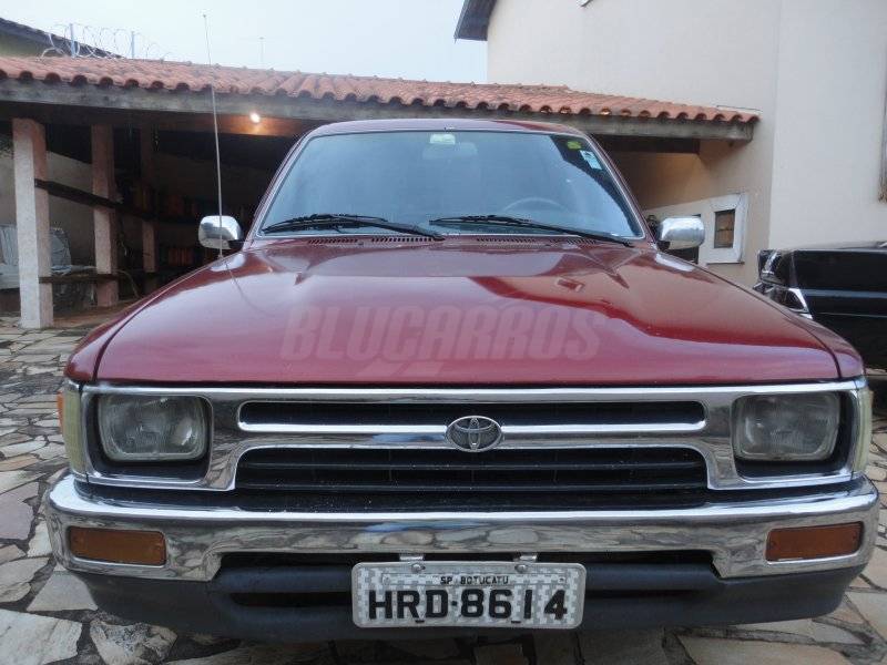 TOYOTA HILUX 2.4 silver