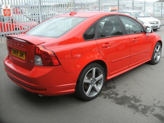 VOLVO S 40 red