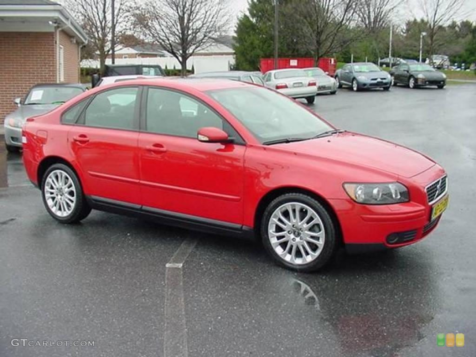 VOLVO S40 red