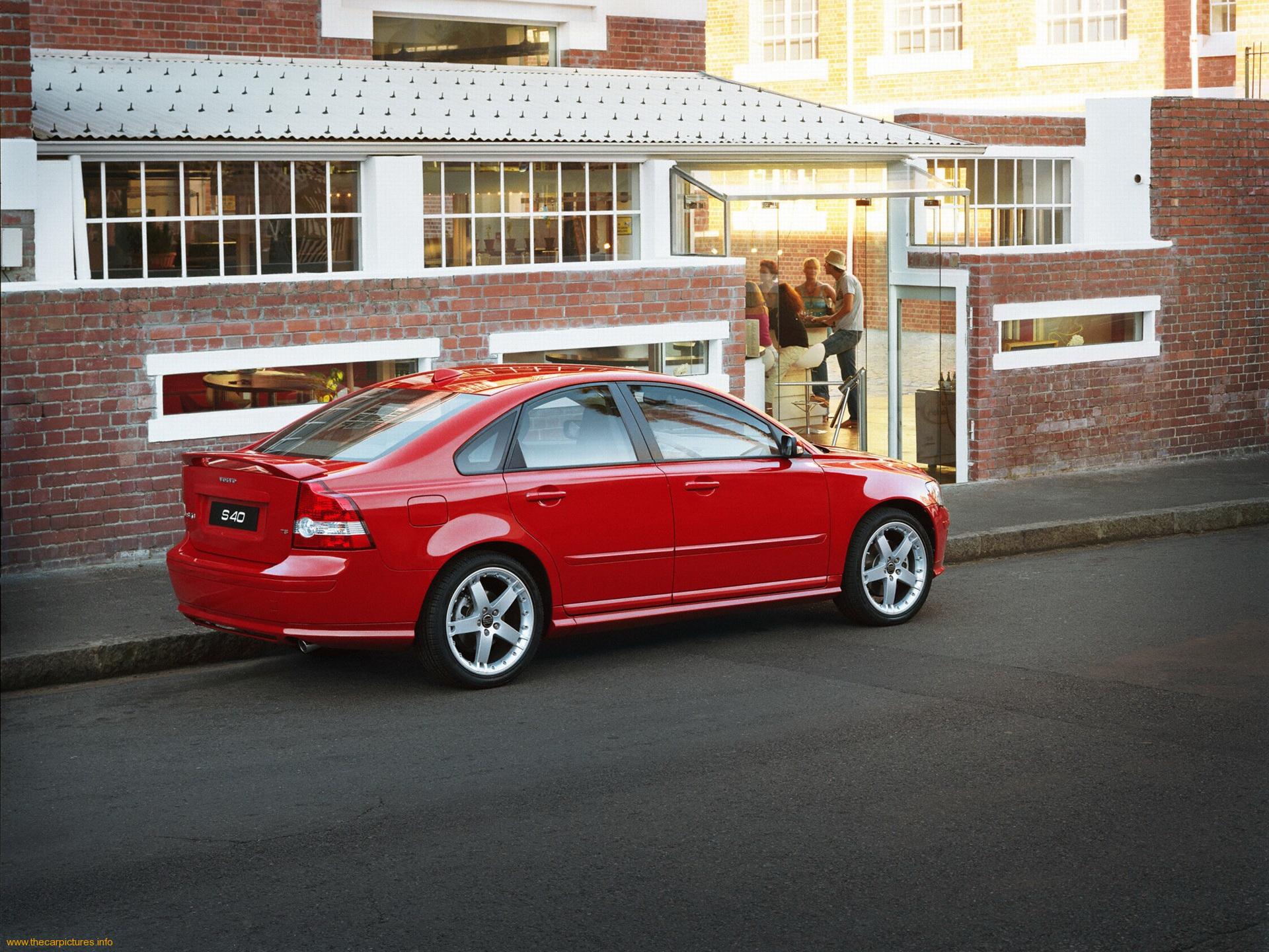 VOLVO S40 red