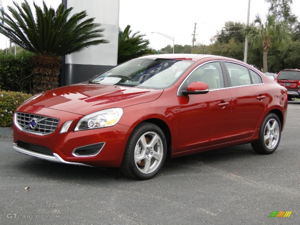 VOLVO S60 red