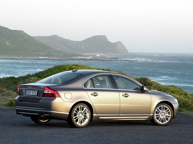 VOLVO S80 brown