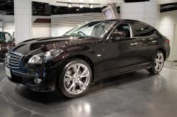 Infiniti M