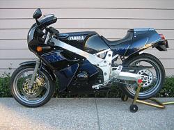 Yamaha FZR400