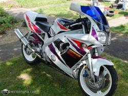 Yamaha FZR600