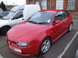 ALFA ROMEO 147 red