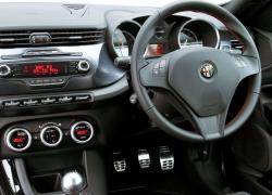 ALFA ROMEO GIULIETTA interior