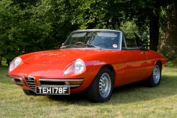 ALFA ROMEO SPIDER 1750 interior