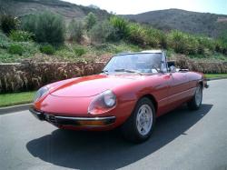 ALFA ROMEO SPIDER 1750 red