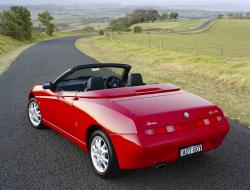 ALFA ROMEO SPIDER red