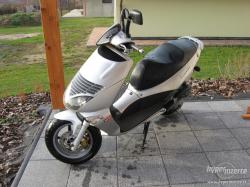 APRILIA LEONARDO 125 blue