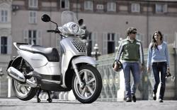 APRILIA SCARABEO 100 silver