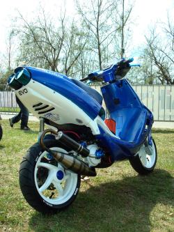 APRILIA SR 50 blue