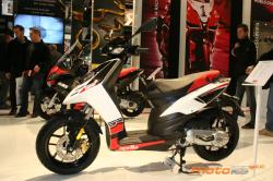 aprilia sr motard 125