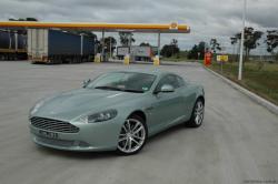 ASTON MARTIN DB9 green