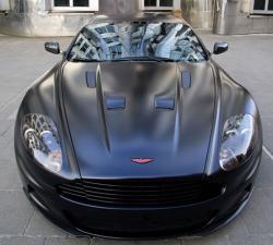 ASTON MARTIN DBS BLACK brown