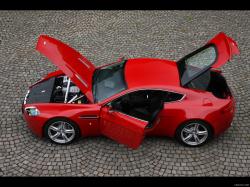 ASTON MARTIN V8 VANTAGE red