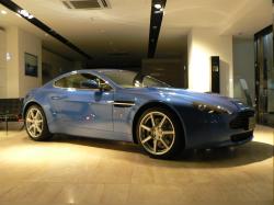 ASTON MARTIN VANTAGE blue