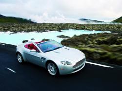 ASTON MARTIN VANTAGE white