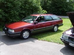 AUDI 200 red