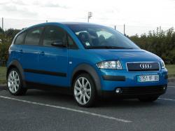 AUDI A2 1.2 red