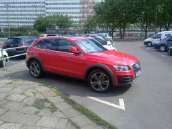 AUDI Q5 red