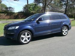 AUDI Q7 3.0 blue