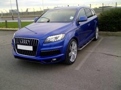 AUDI Q7 blue