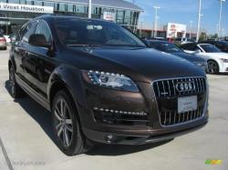 AUDI Q7 brown