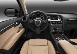 AUDI Q7 interior