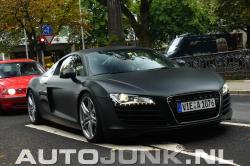 AUDI R8 black