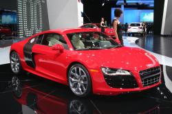 AUDI R8 red