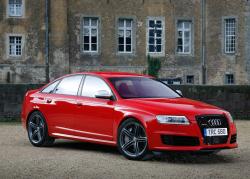 AUDI RS 6 red
