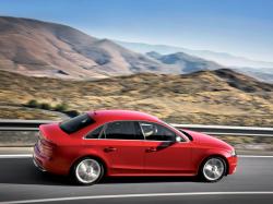 AUDI S4 red