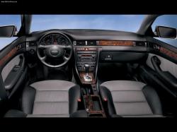 AUDI V8 interior