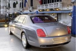 BENTLEY CONTINENTAL FLYING SPUR green