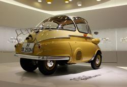 BMW ISETTA 250 red