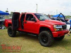 CHEVROLET COLORADO red