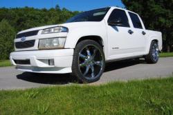 CHEVROLET COLORADO white