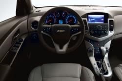 CHEVROLET CRUZE 1.6 interior