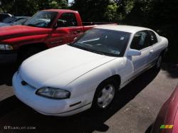 CHEVROLET MONTE CARLO COUPE white