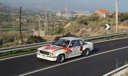 CHEVROLET MONZA SLE white