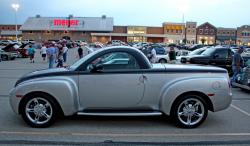 CHEVROLET SSR white