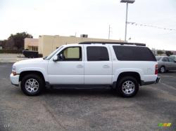 CHEVROLET SUBURBAN 4X4 white